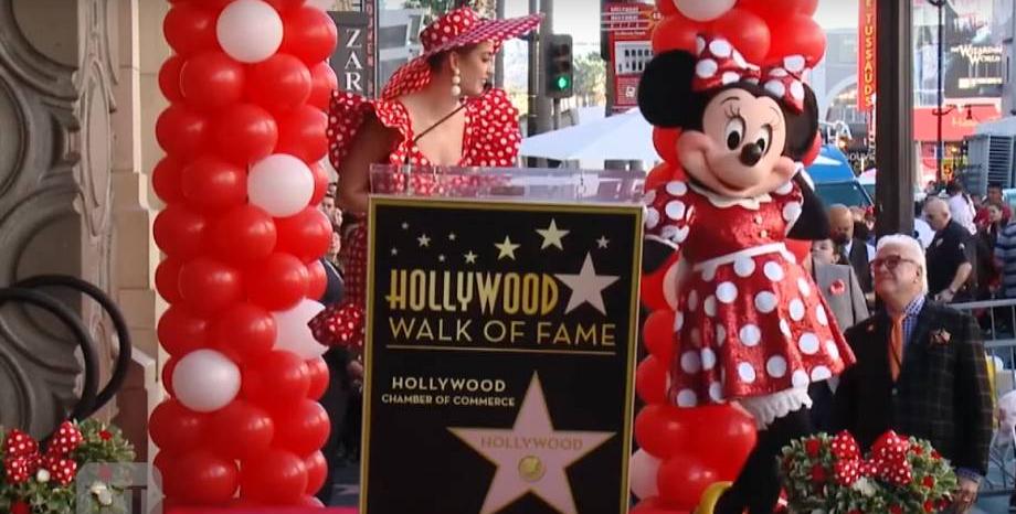 Мини Маус получи звезда на Алеята на славата в Холивуд