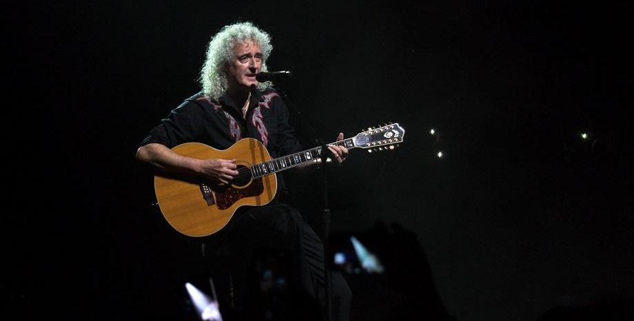 Brian May си партнира с Gibson за създаването на 12-струнна акустична китара