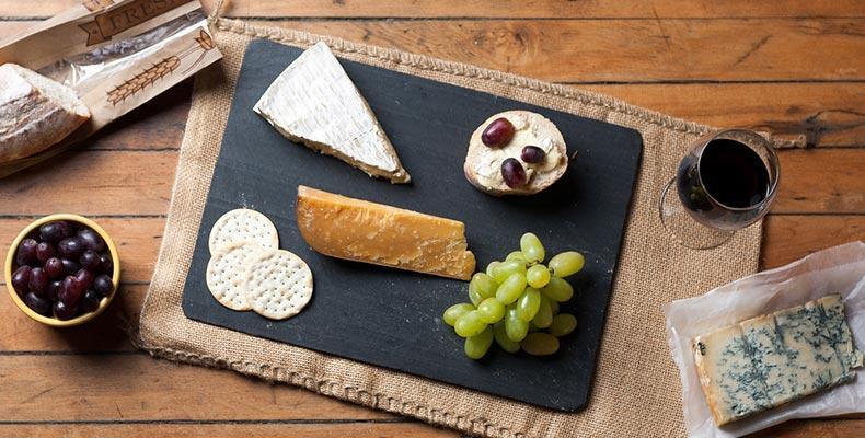 Съчетаване на сирене и вино – няколко правила 