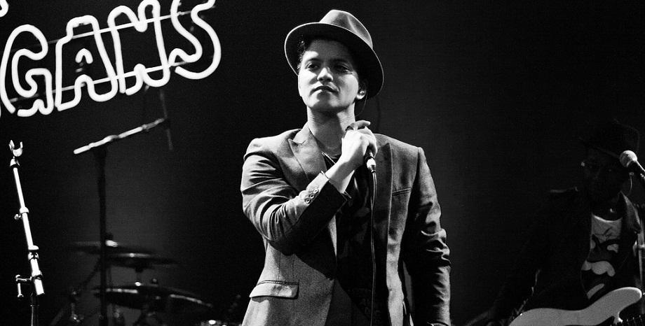 Bruno Mars с най-много песни, оглавили класацията “Radio Songs” на Billboard сред мъжете