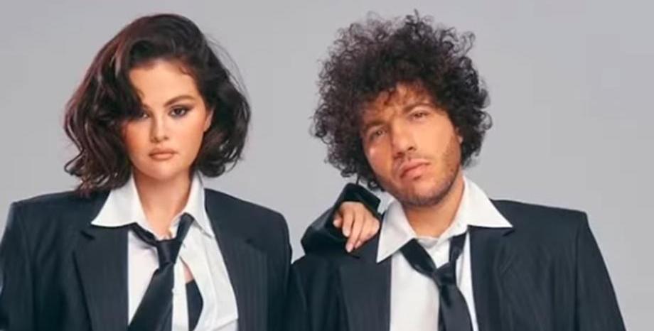 Selena Gomez & Benny Blanco разказват за първата си среща в новия сингъл „Sunset Blvd“