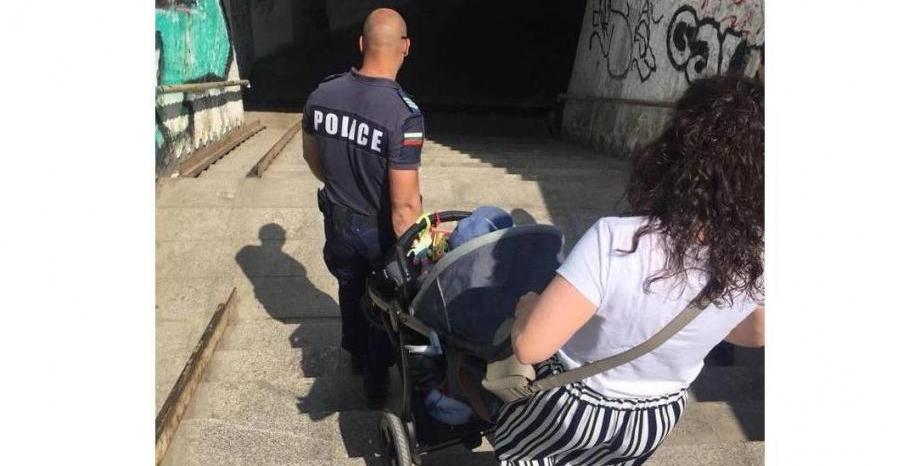 Истината зад умилителната снимка, която трогна стотици в социалните мрежи