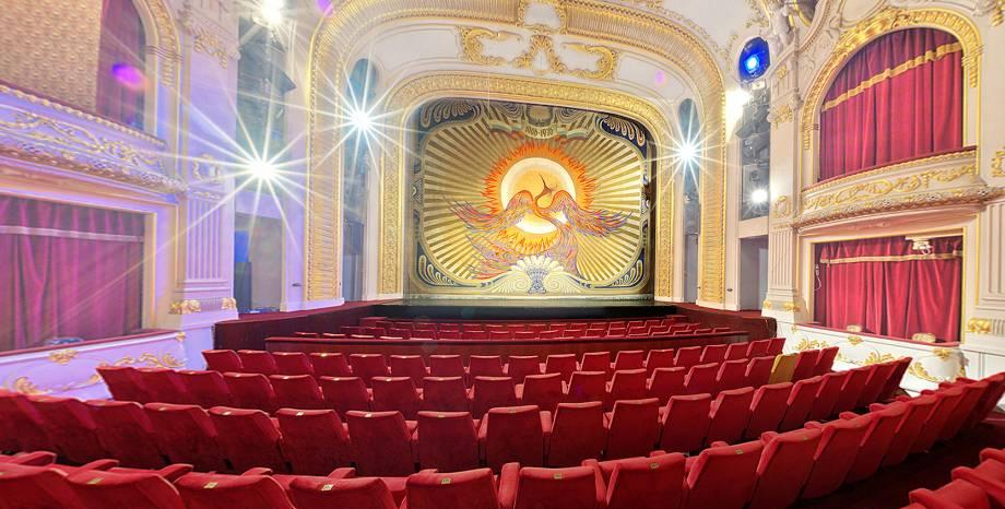 Народен театър „Иван Вазов“ излъчва откъси от хитови постановки - безплатно в продължение на месец