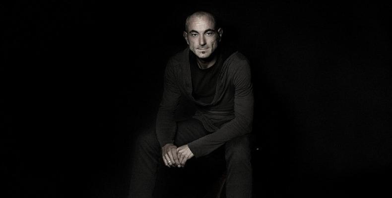 Светът се раздели с Robert Miles