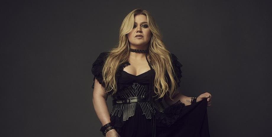 Kelly Clarkson сподели летния си нов сингъл „favorite kind of high“