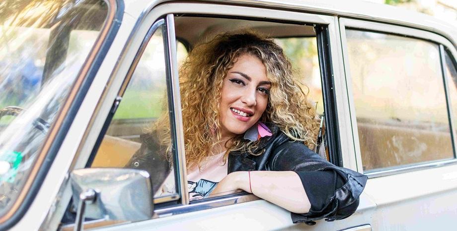 Нора Караиванова представя своите 10 любими български песни по БГ Радио
Нора Караиванова представя своите 10 любими български песни по БГ Радио