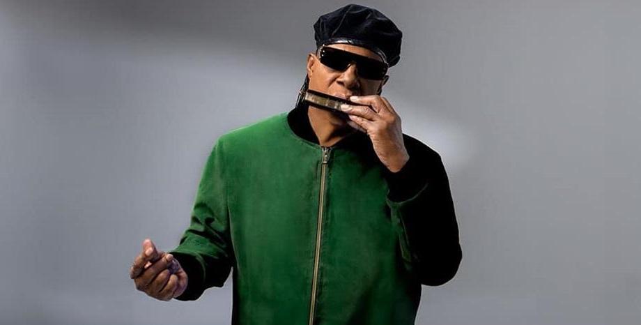 Stevie Wonder е рожденик! Носителят на 26 награди Grammy става на 75 Stevie Wonder е рожденик! Носителят на 25 награди Grammy става на 75