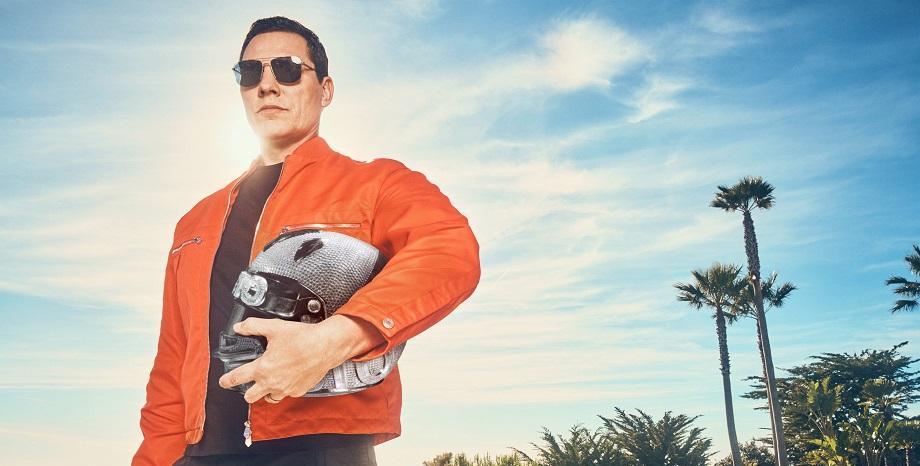 Tiësto е първият артист с изпълнение от моста над стартовата линия на Formula 1 Tiësto е първият артист с изпълнение от моста над стартовата линия на Formula 1