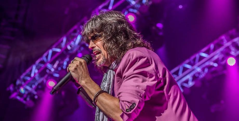 След две десетилетия с Foreigner, Kelly Hansen обяви, че ще напусне групата След две десетилетия с Foreigner, Kelly Hansen обяви, че ще напусне групата