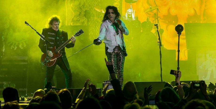 Alice Cooper издава EP-то „Breadcrumbs“ на 13 септември Alice Cooper издава EP-то „Breadcrumbs“ на 13 септември