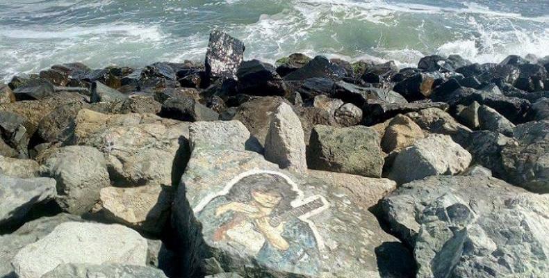 Скален бряг превърнат в изкуство