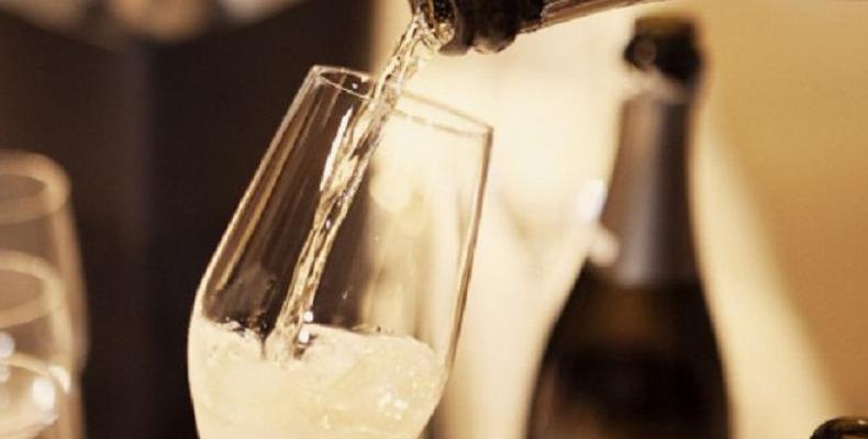 Днес, 5 август е “рождения ден” на шампанското. Интересни факти за пенливото вино