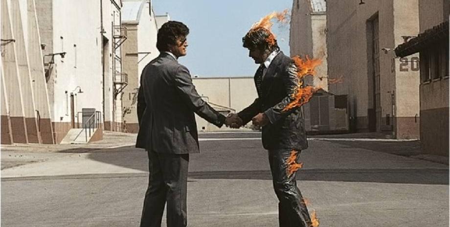 Починал е каскадьорът Ronnie Rondell Jr, когото подпалиха заради обложка на албум на Pink Floyd Починал е каскадьорът Ronnie Rondell Jr, когото „подпалиха“ заради обложка на албум на Pink Floyd