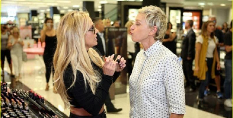 Вижте какво правят Ellen и Britney Spears в мол-а