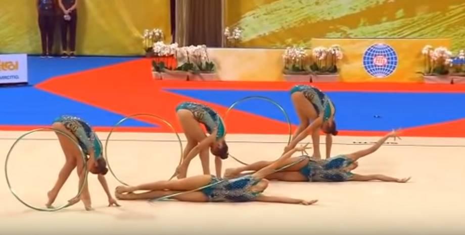 Българският ансамбъл по художествена гимнастика със златен медал за изпълнението на 5 обръча