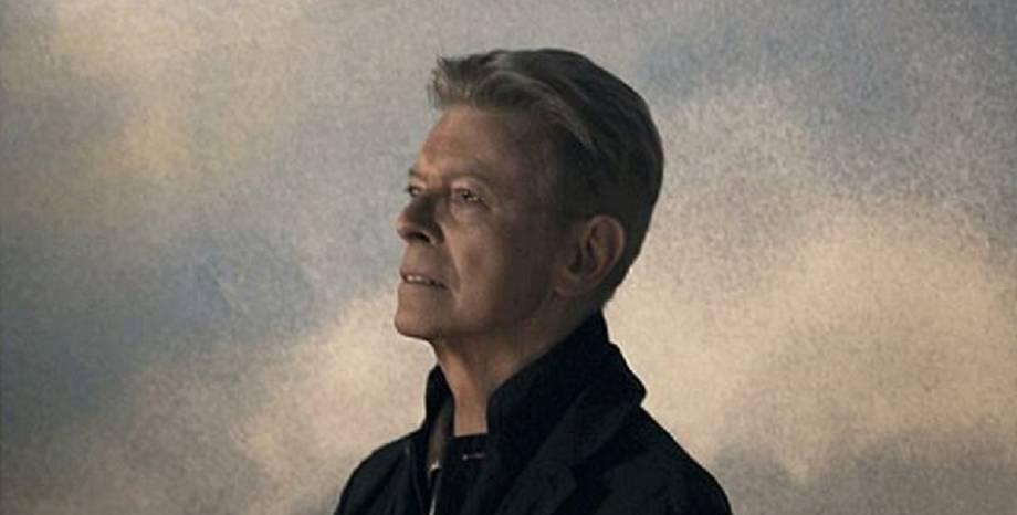 Експозиция с лични вещи на David Bowie отворя врати за посетители в Лондон Експозиция с лични вещи на David Bowie отворя врати за посетители в Лондон