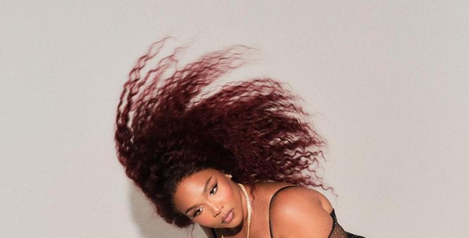 Сюрреалистичен свят, изпълнен с ефекти във видеото към „STFU (FEAT LIL JON)“ на Lizzo