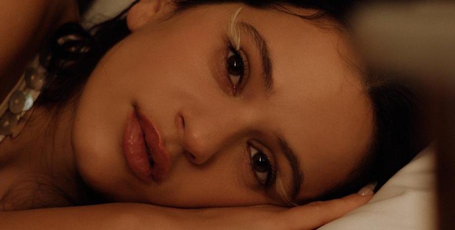 ROSALÍA се завръща с новия сингъл „Berghain“