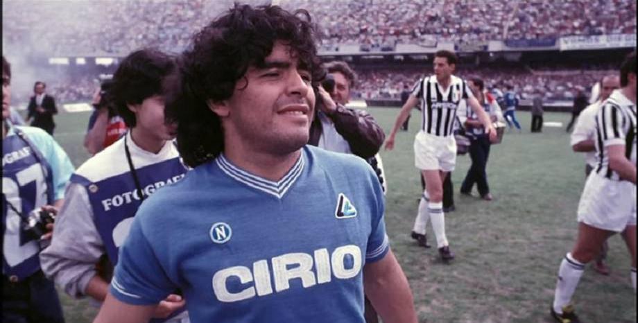 Почина футболната легенда Диего Марадона