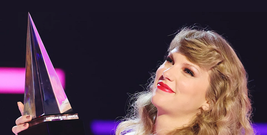 Taylor Swift триумфира на Американските музикални награди, печелейки 6 отличия