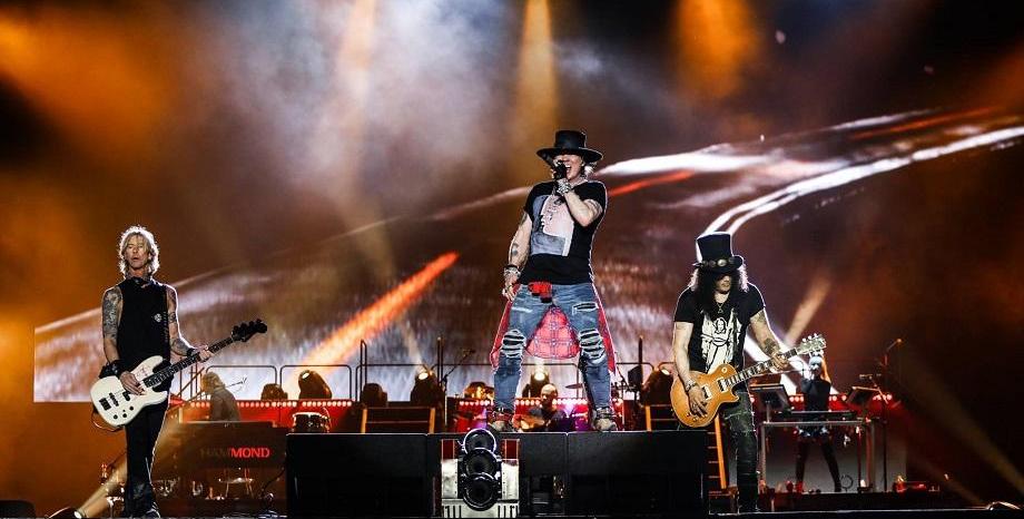 Guns N' Roses са изправени пред дело за авторски права, а мениджърът им е обвинен в сексуален тормоз