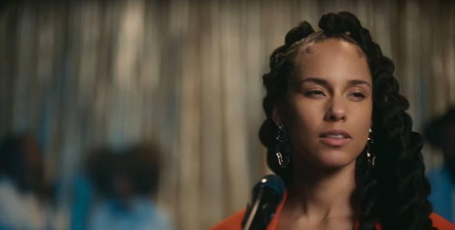 Alicia Keys представи песента Alicia Keys представи песента