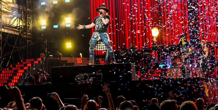 Гледайте видео от концерт на Guns N' Roses, част от реюниън турнето 