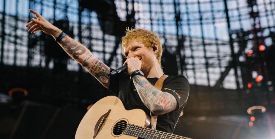 Ed Sheeran издава концертния албум „+-=÷× (Tour Collection:Live)“ на 27 декември